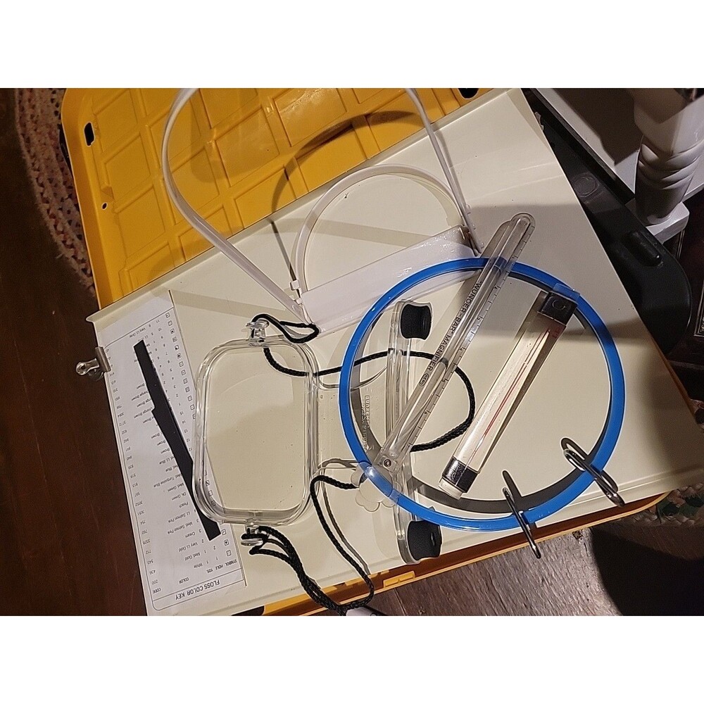 VTG Sewing Tools Lot -Magni-Viewer Hands-Free Magnifier Mount Board Aging Crafts